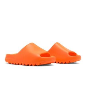 *Negotiable* Yeezy slides Le Flame Orange size 9 women’s BRAND NEW